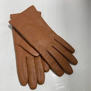 Elegant Tan Leather Gloves
